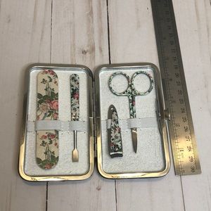 Travel Floral Manicure Kit